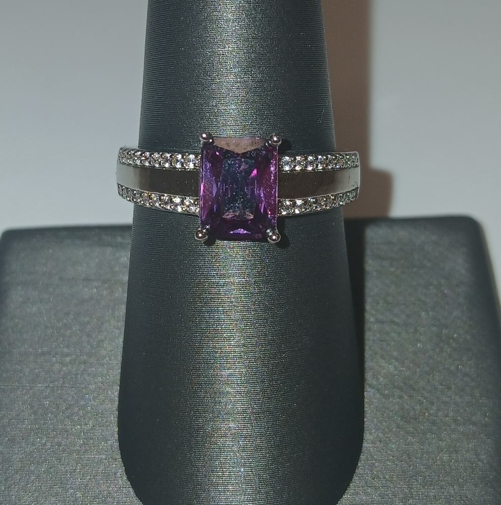 Nwot 18k White Goldplated Pretty Bird Purple Stone Ring